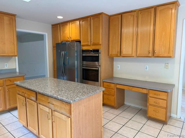 7782 Watford Drive, West Bloomfield, MI 48322