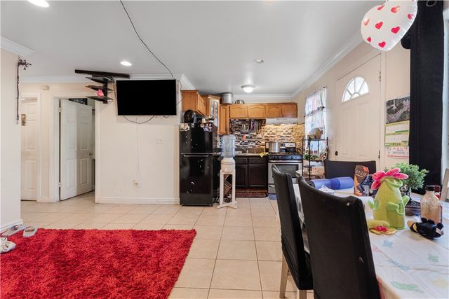 9207 S Central, Los Angeles, CA 90002