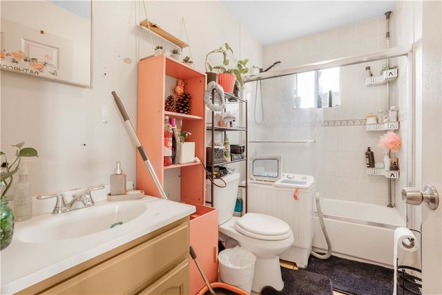 9207 S Central, Los Angeles, CA 90002