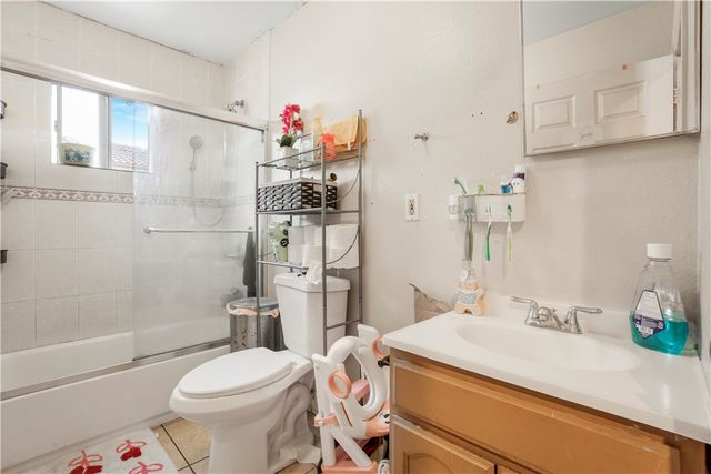 9207 S Central, Los Angeles, CA 90002