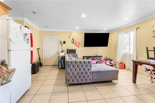 9207 S Central, Los Angeles, CA 90002