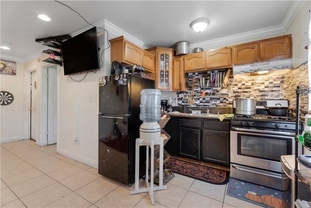 9207 S Central, Los Angeles, CA 90002