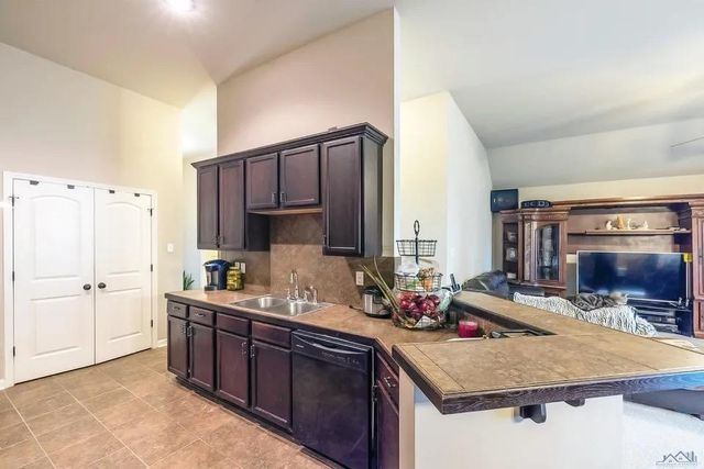 453 Christopher Dr, Houma, LA 70364