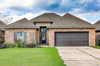 453 Christopher Dr, Houma, LA 70364