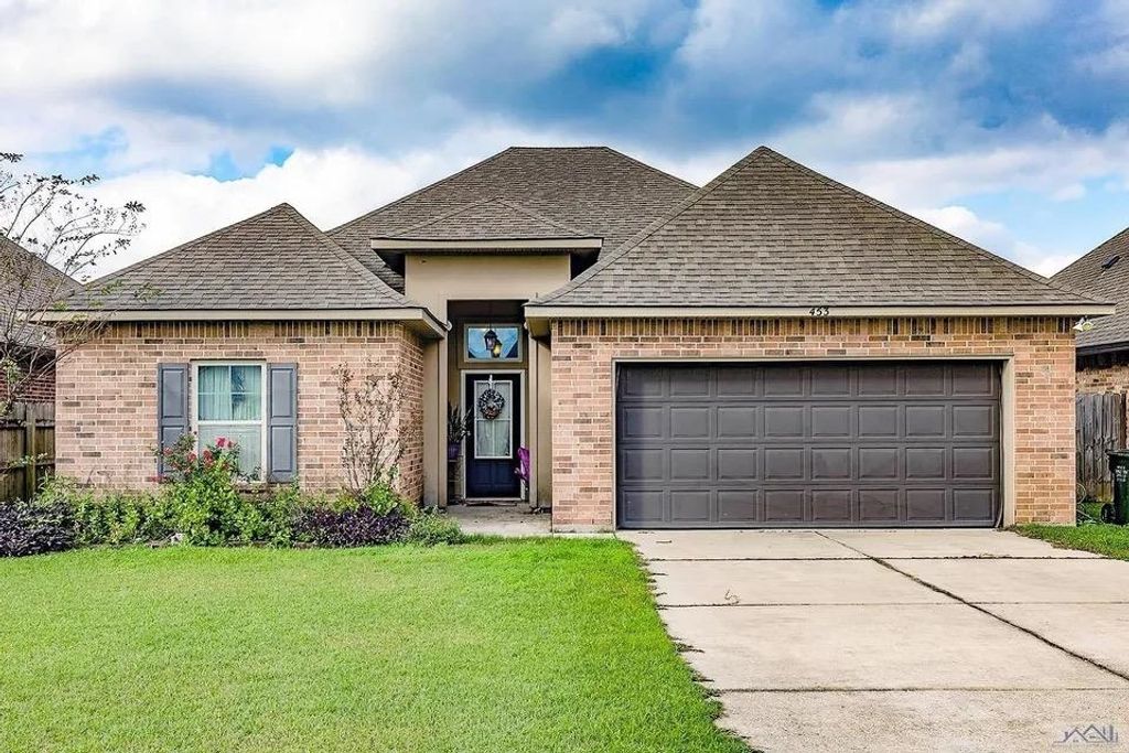 453 Christopher Dr, Houma, LA 70364