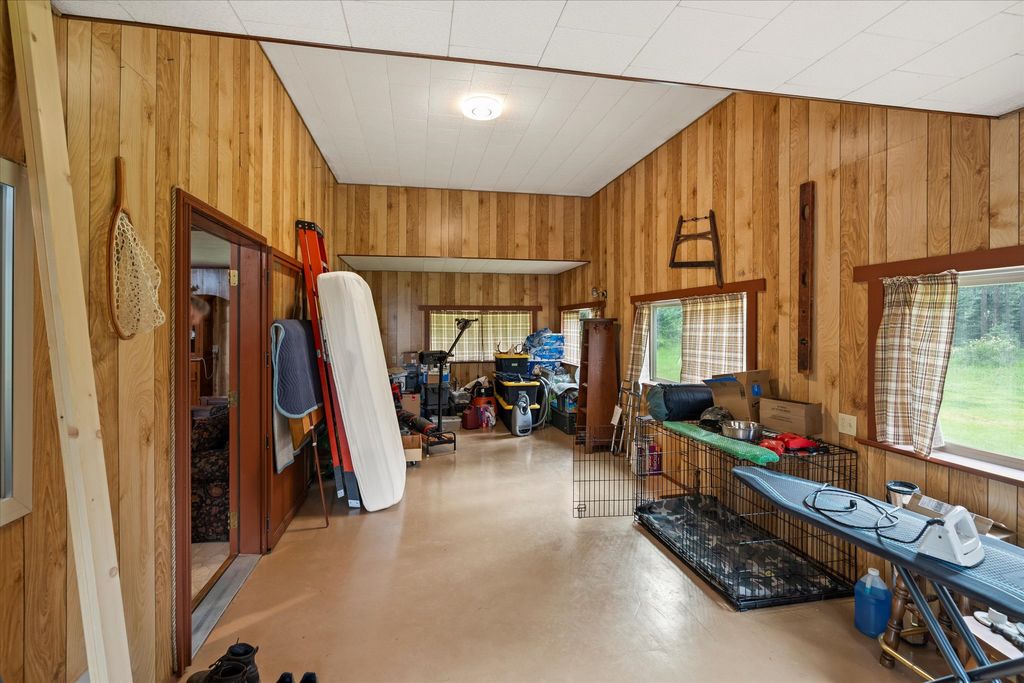 Image 17 of property listing at 90 Ocallahan Lane, Trout Creek, MT 59874