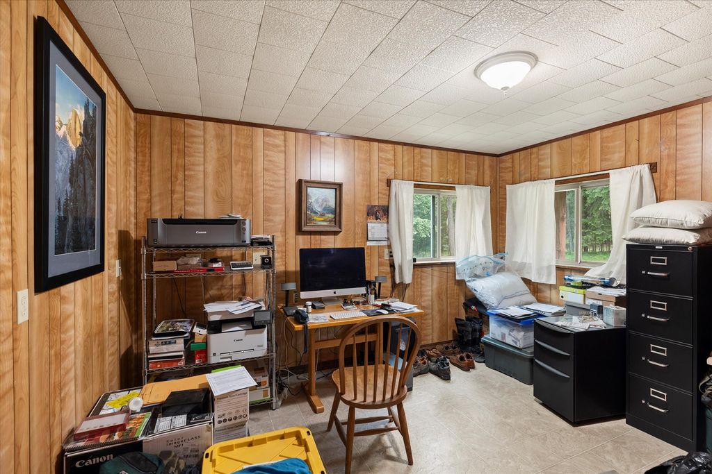 Image 19 of property listing at 90 Ocallahan Lane, Trout Creek, MT 59874