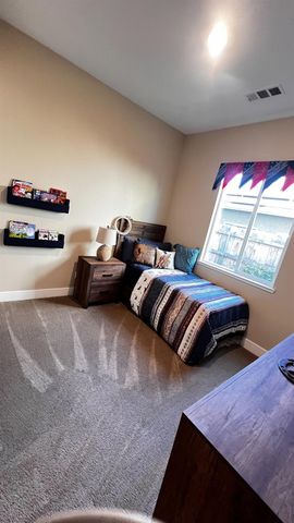 1034 Meadowlands Dr, Oakdale, CA 95361