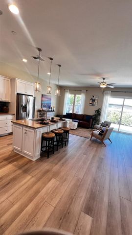 1034 Meadowlands Dr, Oakdale, CA 95361