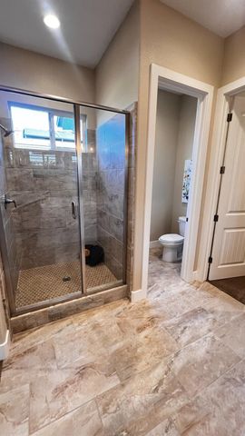 1034 Meadowlands Dr, Oakdale, CA 95361