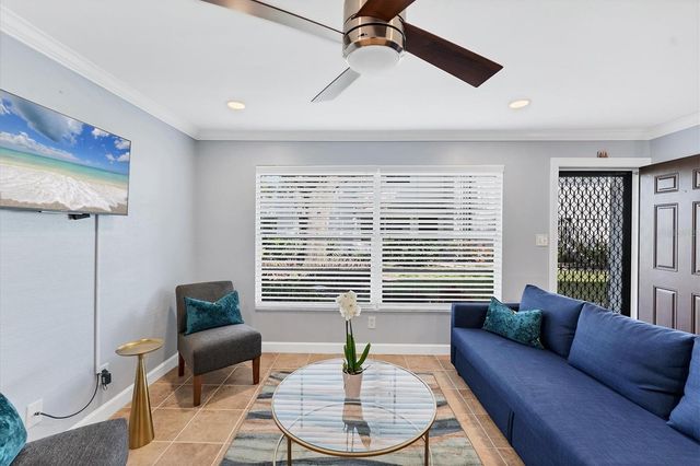 527 SUTTON PLACE, Longboat Key, FL 34228