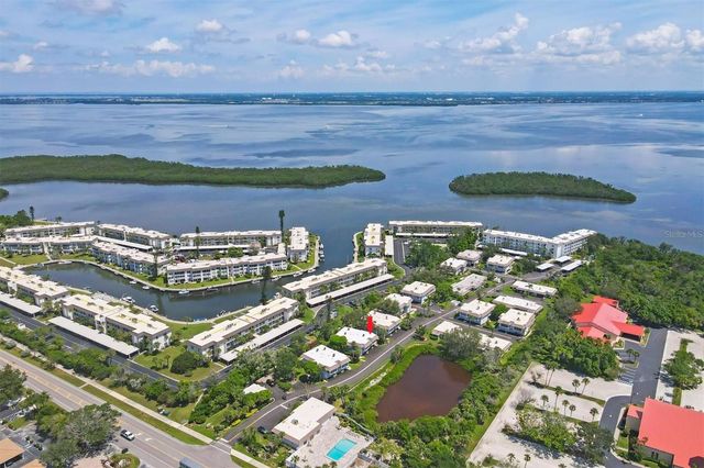527 SUTTON PLACE, Longboat Key, FL 34228