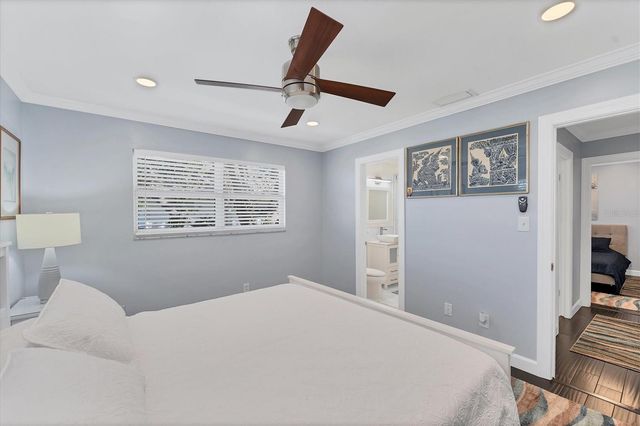 527 SUTTON PLACE, Longboat Key, FL 34228