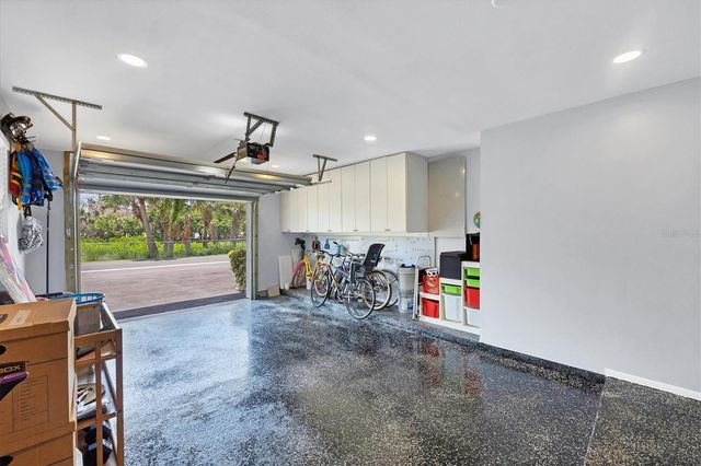 527 SUTTON PLACE, Longboat Key, FL 34228