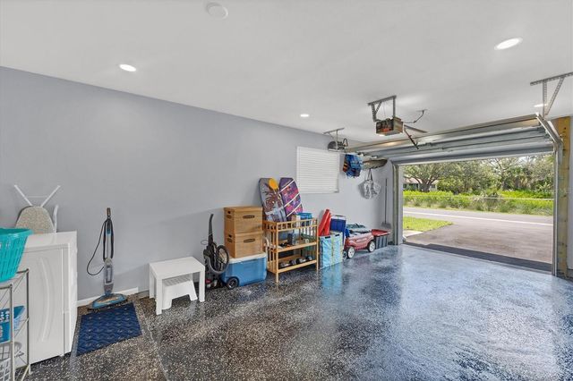 527 SUTTON PLACE, Longboat Key, FL 34228