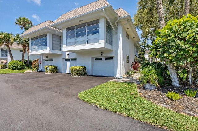 527 SUTTON PLACE, Longboat Key, FL 34228