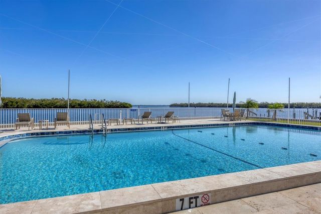 527 SUTTON PLACE, Longboat Key, FL 34228