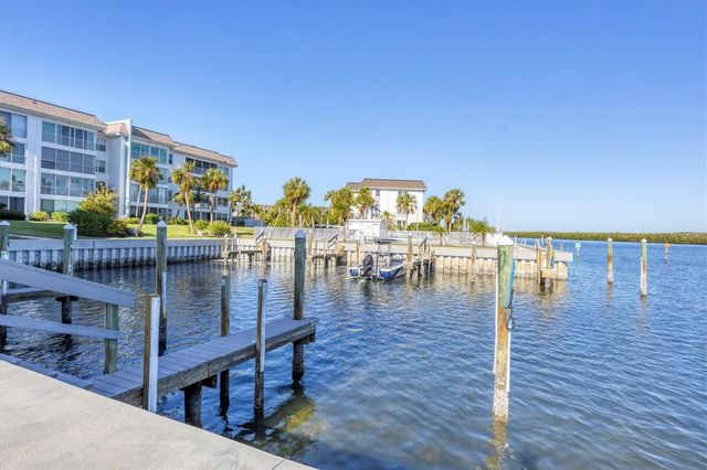 527 SUTTON PLACE, Longboat Key, FL 34228