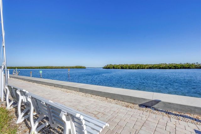 527 SUTTON PLACE, Longboat Key, FL 34228