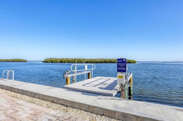 527 SUTTON PLACE, Longboat Key, FL 34228