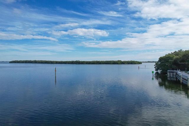 527 SUTTON PLACE, Longboat Key, FL 34228