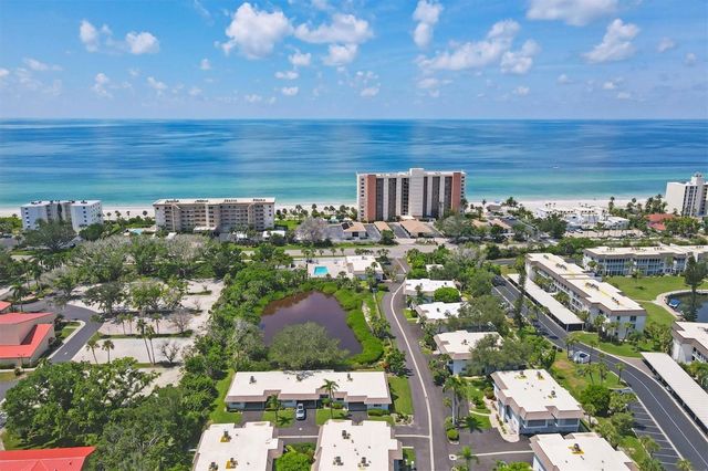 527 SUTTON PLACE, Longboat Key, FL 34228