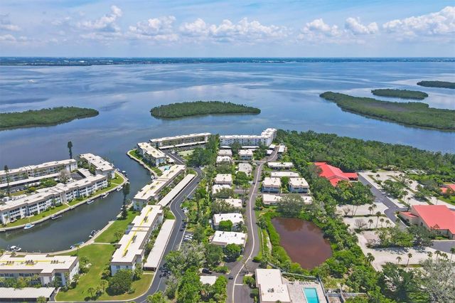 527 SUTTON PLACE, Longboat Key, FL 34228