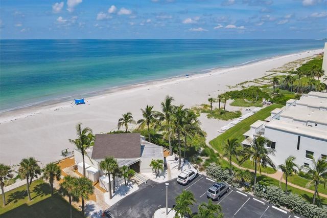 527 SUTTON PLACE, Longboat Key, FL 34228