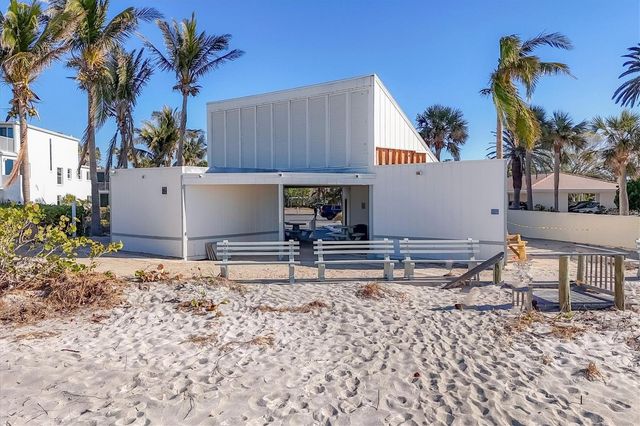 527 SUTTON PLACE, Longboat Key, FL 34228