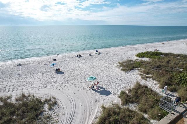 527 SUTTON PLACE, Longboat Key, FL 34228