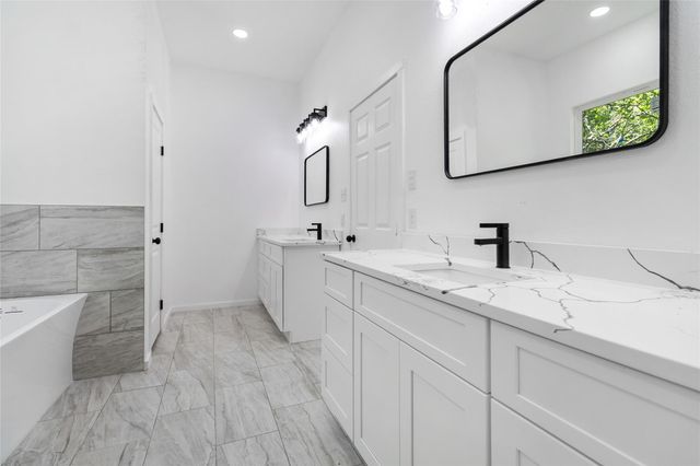 116 Crazy Cross RD, Wimberley, TX 78676