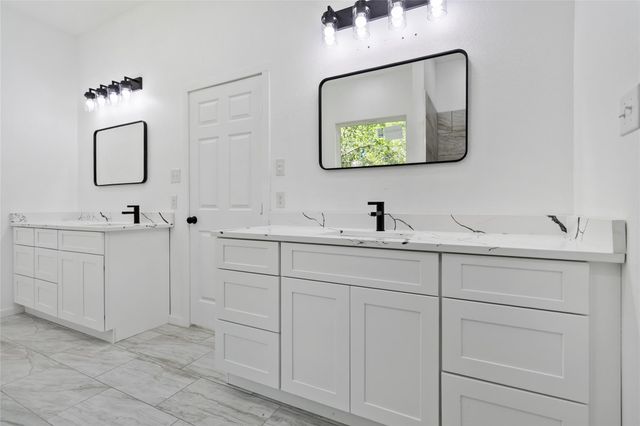 116 Crazy Cross RD, Wimberley, TX 78676