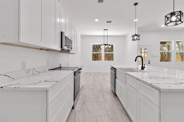 116 Crazy Cross RD, Wimberley, TX 78676