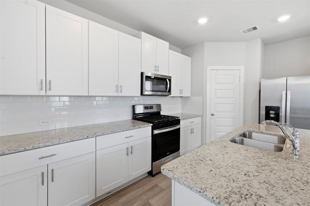 614 Pelican Drive, Kemah, TX 77565