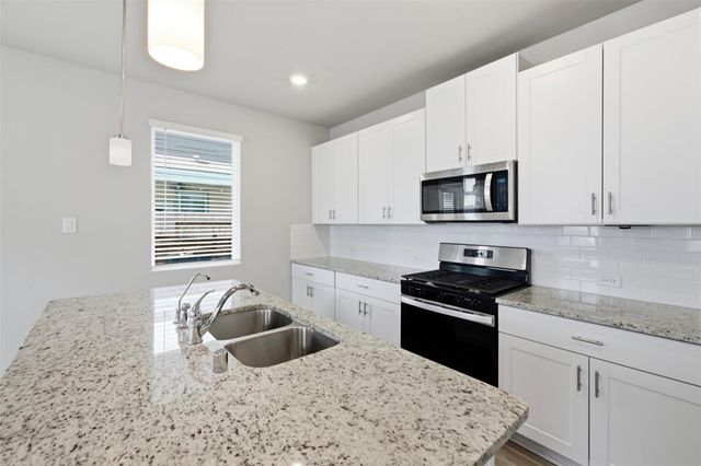 614 Pelican Drive, Kemah, TX 77565