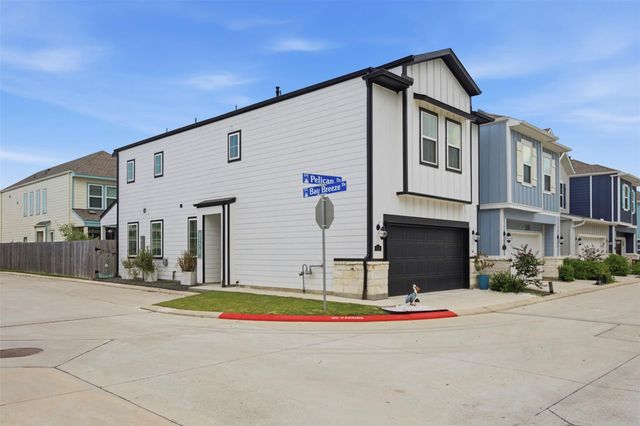 614 Pelican Drive, Kemah, TX 77565