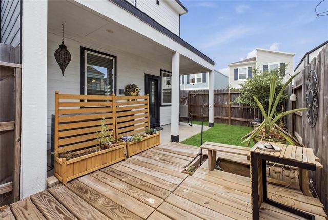 614 Pelican Drive, Kemah, TX 77565