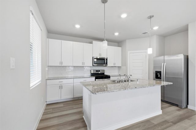614 Pelican Drive, Kemah, TX 77565
