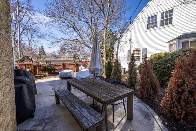 2867 N 72nd STREET, Milwaukee, WI 53210