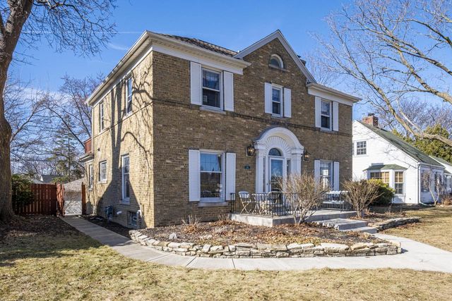 2867 N 72nd STREET, Milwaukee, WI 53210