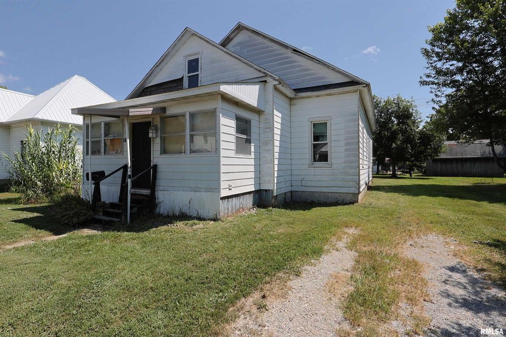 Image 1 of property listing at 314 S FRANKLIN, Salem, IL 62881