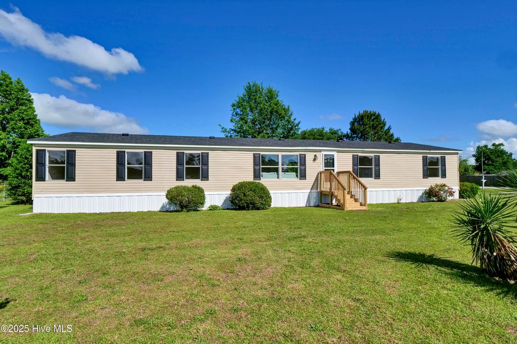 108 Paula Road, New Bern, NC 28562