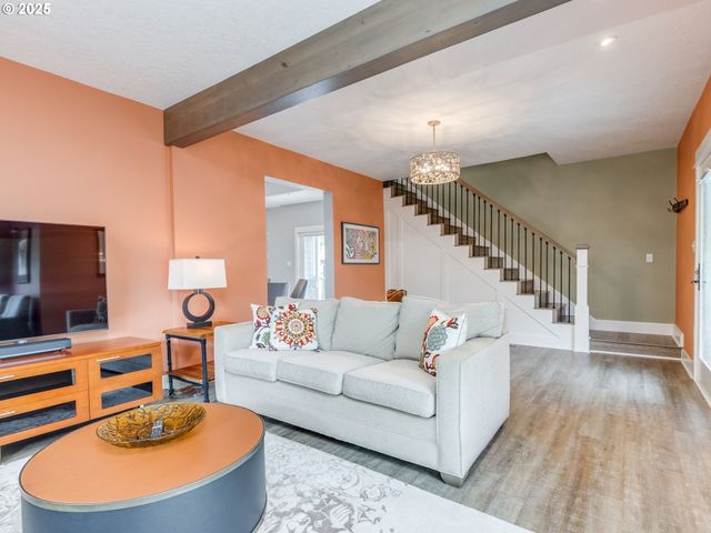 420 S CENTER St, Newberg, OR 97132