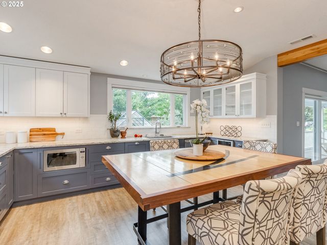 420 S CENTER St, Newberg, OR 97132