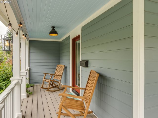 420 S CENTER St, Newberg, OR 97132