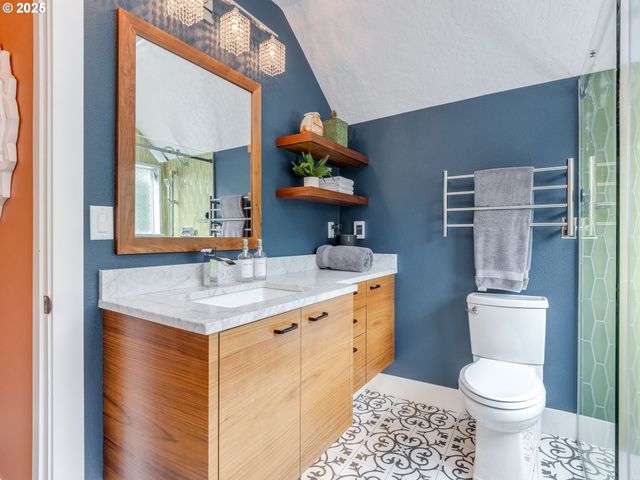 420 S CENTER St, Newberg, OR 97132