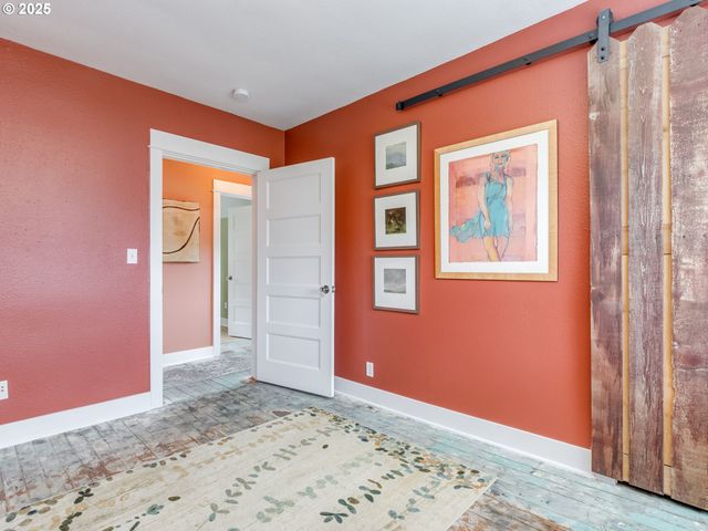 420 S CENTER St, Newberg, OR 97132