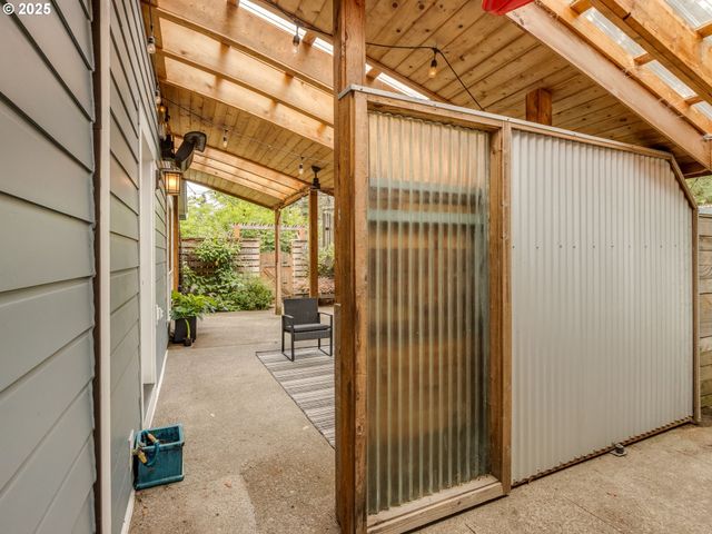 420 S CENTER St, Newberg, OR 97132