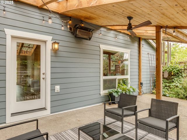 420 S CENTER St, Newberg, OR 97132