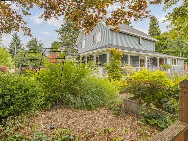 420 S CENTER St, Newberg, OR 97132